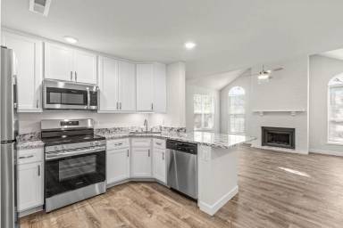 Main picture of 1002 Heritage Ct
