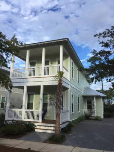 Main picture of 82 Greenway Park Ave