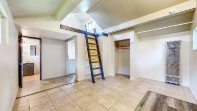 Main picture of 8090 Park Ave