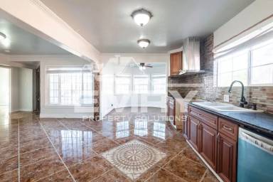 Main picture of 3652 Platt Ave