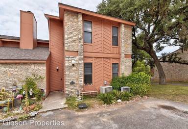 Main picture of 10 Cypress Fairway Vlg