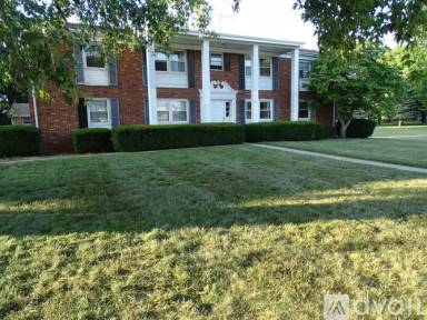 Main picture of 303 E Coomer St