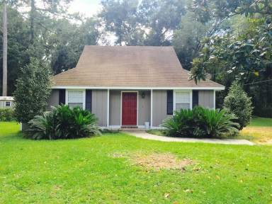 Main picture of 106 Helmich Dr