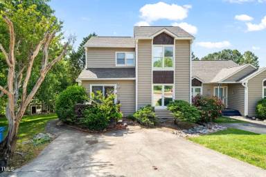 Main picture of 5 Hickorywood Sq