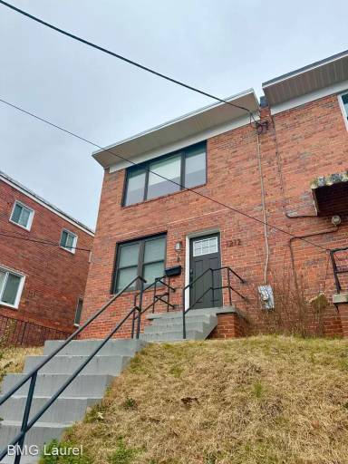 Main picture of 1212 Trenton Pl SE