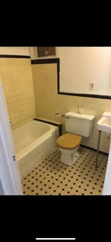 Main picture of 500 N Pleasant Pl