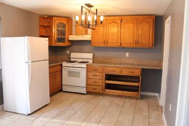 Main picture of 222 E Renette Ave