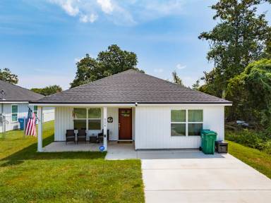 Main picture of 526 Camellia Ave