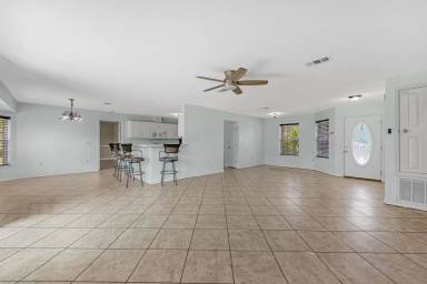 Main picture of 1661 Eagle St