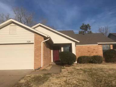 Main picture of 512 Foxfire Rd