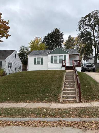 Main picture of 1324 S 51st Ave