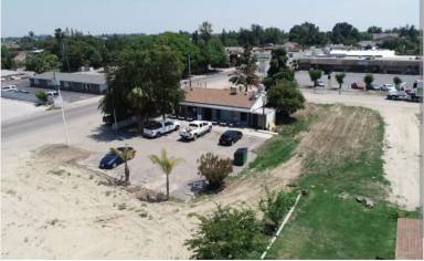 Main picture of 5689 S Elm Ave