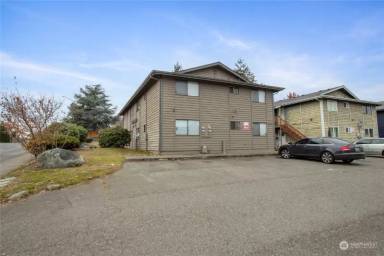 Main picture of 1121 S Woodlawn St