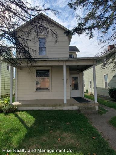 Main picture of 840 E Main St