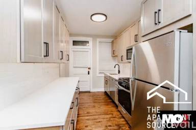 Main picture of 2142 W Berteau Ave