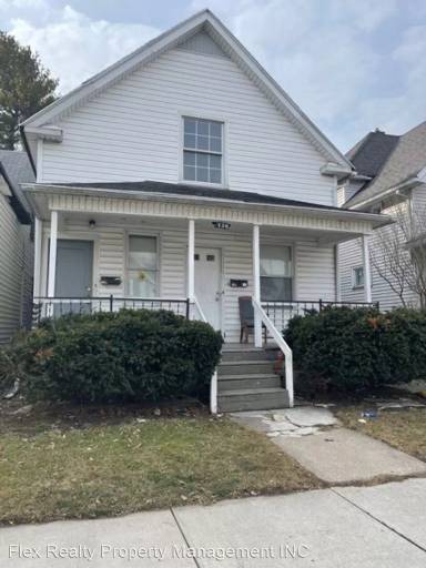 Main picture of 426 Dexter St