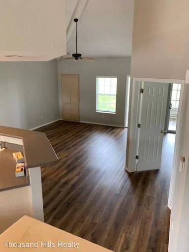 Main picture of 300 Glory Rd