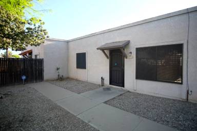 Main picture of 3045 N Euclid Ave