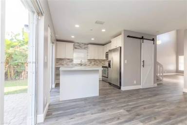 Main picture of 3410 Treasure Ln