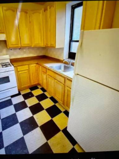 Main picture of 244 15 St