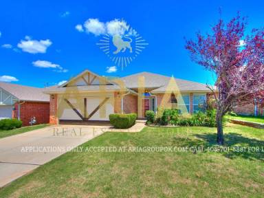 Main picture of 2909 Line Dr