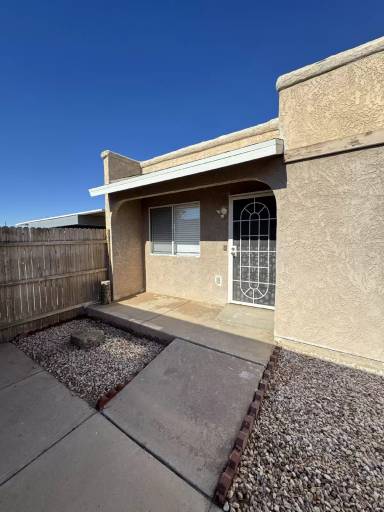 Main picture of 1805 S 2nd Ave