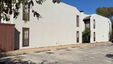 Main picture of 110 E 37th St