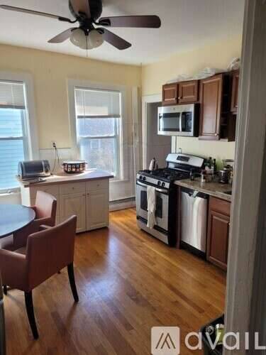 Main picture of 256 Summer St