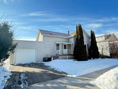 Main picture of 208 Bird St