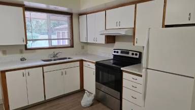 Main picture of 10905 NE 6th St