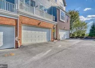 Main picture of 102 Cortland Aly