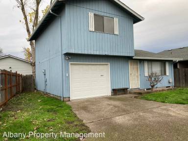 Main picture of 3255 Lyon St SE