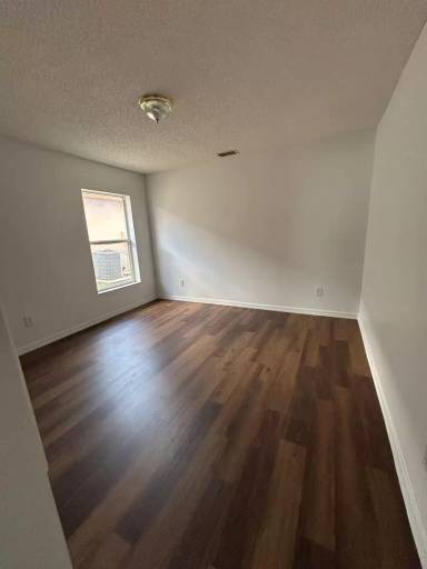 Main picture of 136 Grantham Dr