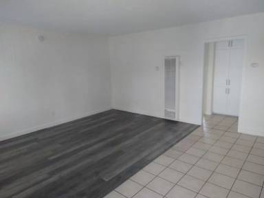 Main picture of 184-190 W Guinida Ln