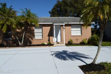 Main picture of 9316 Tacoma Ave