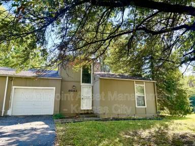 Main picture of 9541 Manning Ave