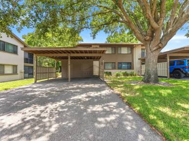 Main picture of 8305 Sandwedge Cir