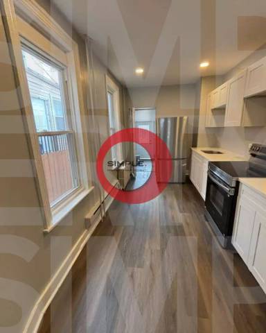 Main picture of 552 Maple St