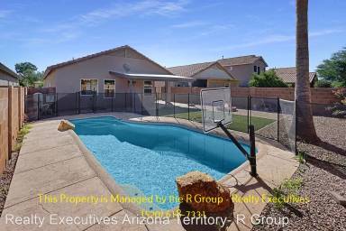 Main picture of 9509 N Englewood Dr