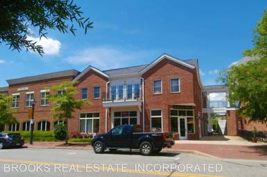 Main picture of 4811 Courthouse St