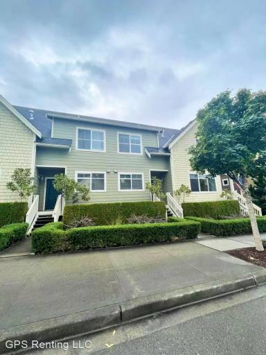 Main picture of 2343 NE Park Dr