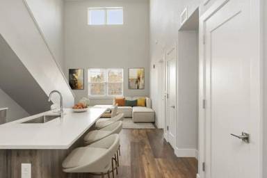 Main picture of 431 E Bayaud Ave