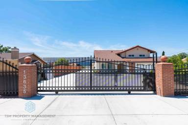Main picture of 13635 Arrow Blvd