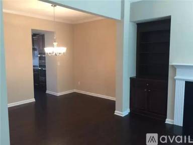 Main picture of 812 Ivy Vine Way