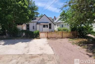 Main picture of 815 W 13th St