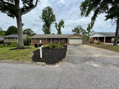 Main picture of 5 Ramblewood Ln