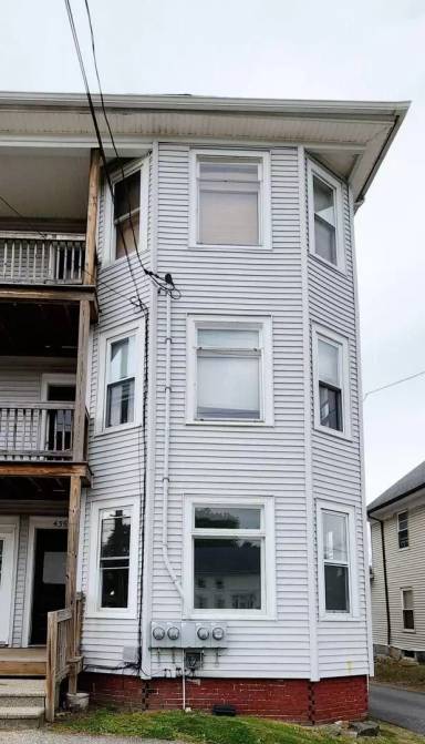Main picture of 436 School St