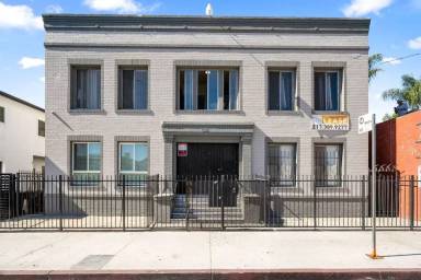 Main picture of 4309 S Main St