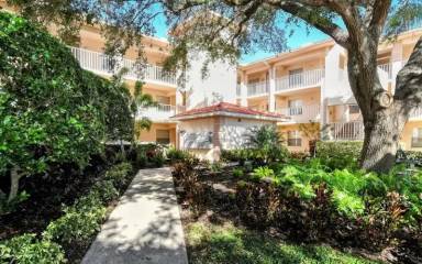 Main picture of 9300 Clubside Cir