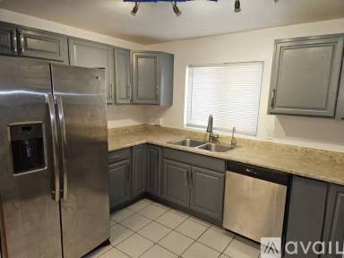 Main picture of 4744 E Baker St